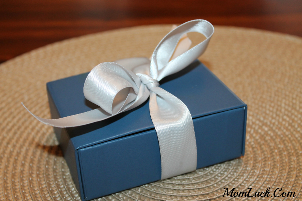 blue nile gift box