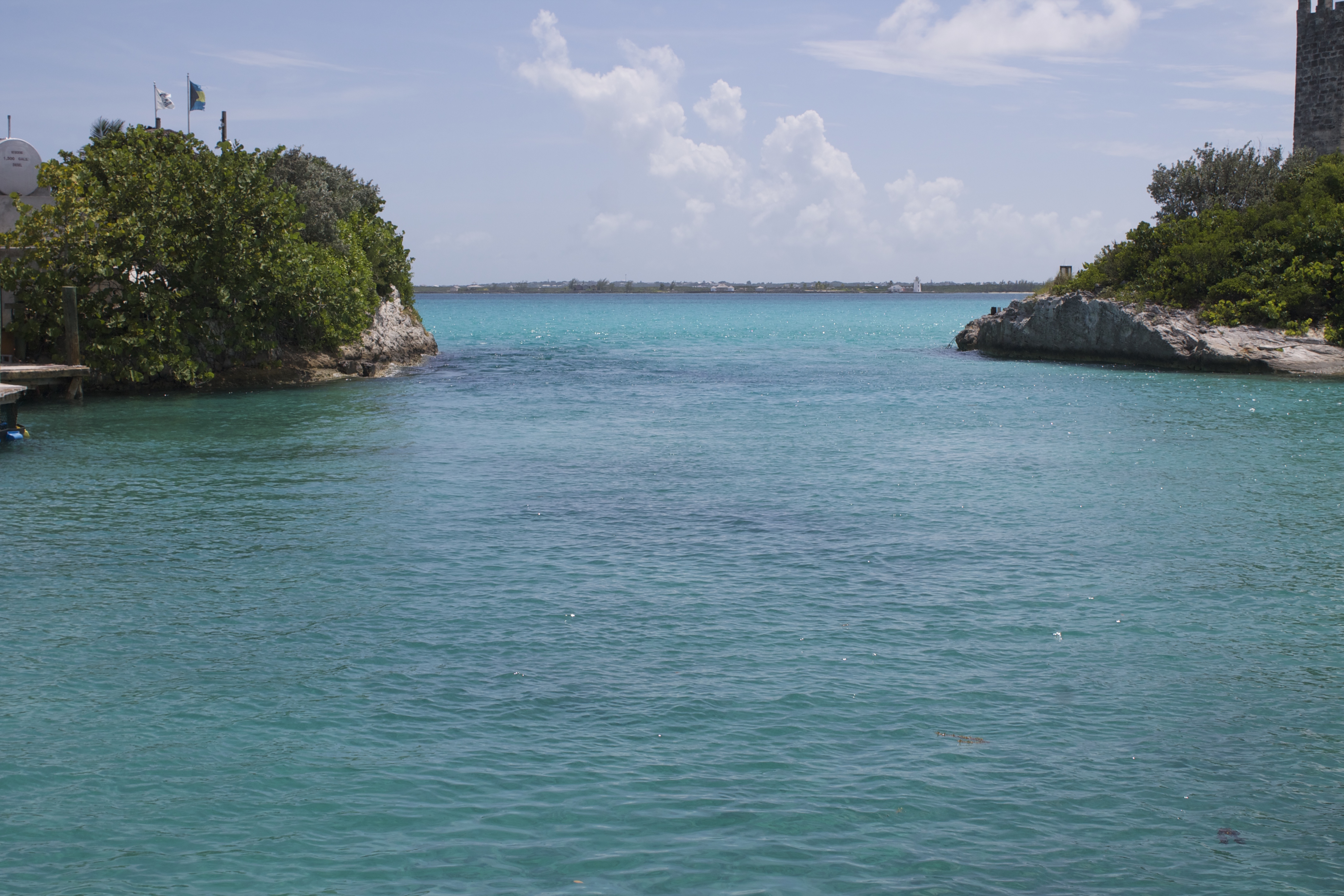 blue lagoon island-blue water bahamas 