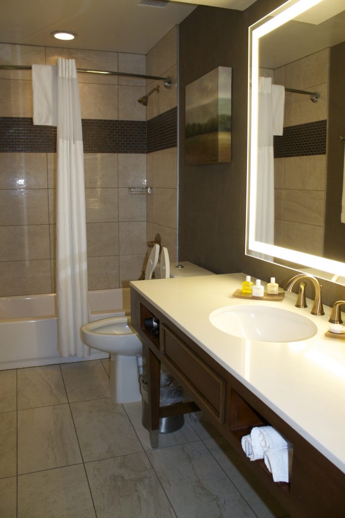 pictures of hotel bathroom