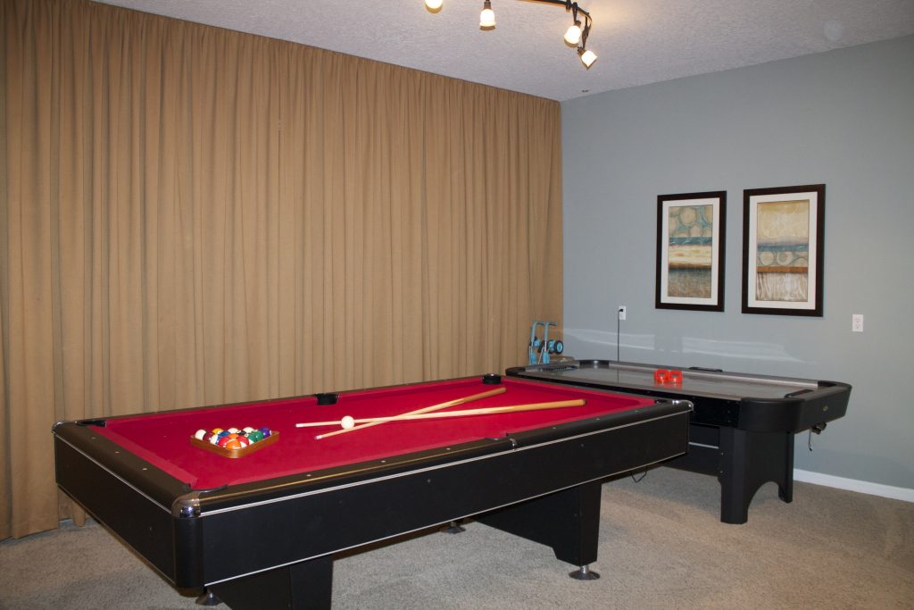 all star vacation homes-game room 