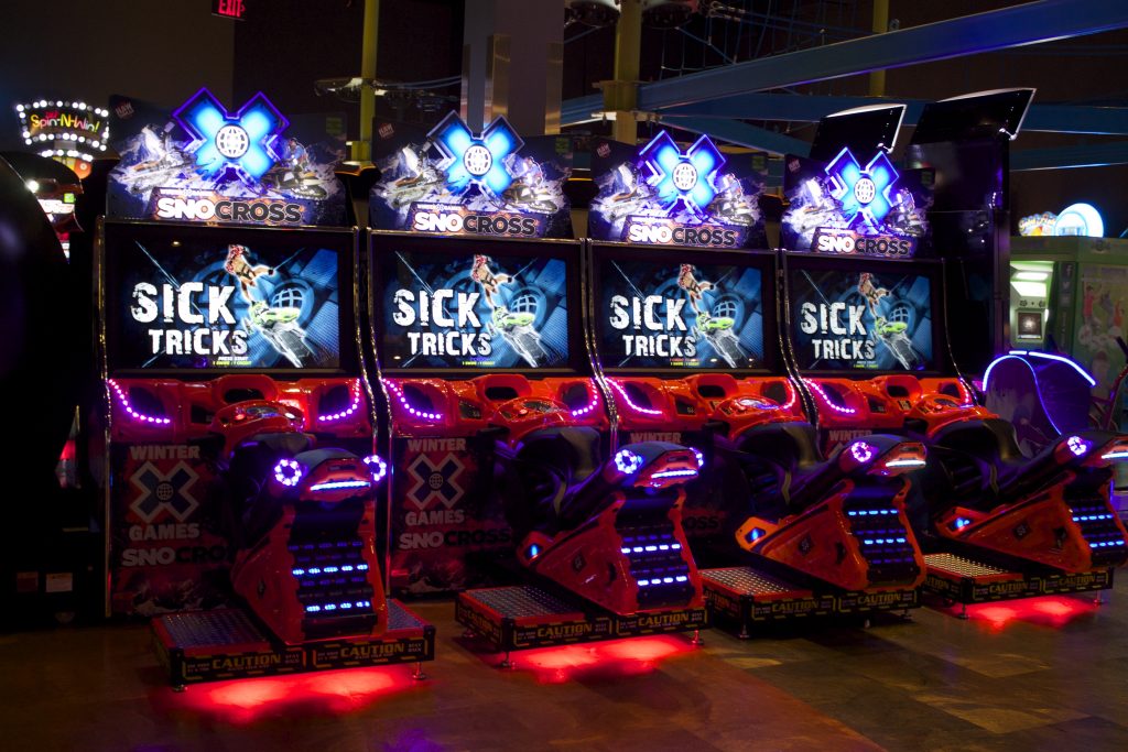 main event arcade games 