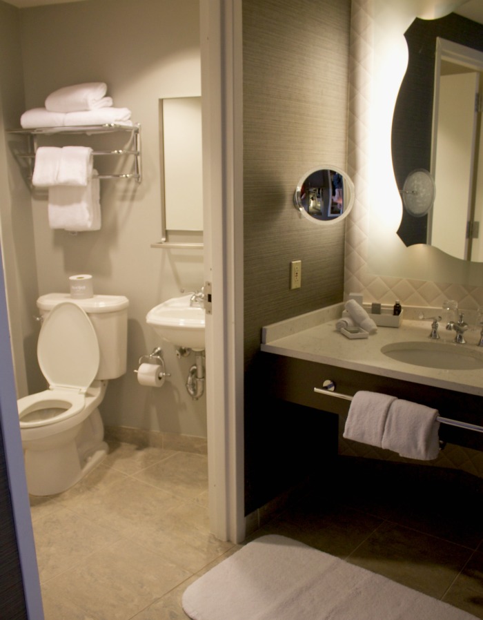 Hard Rock Hotel Universal Room Bathroom Pictures 