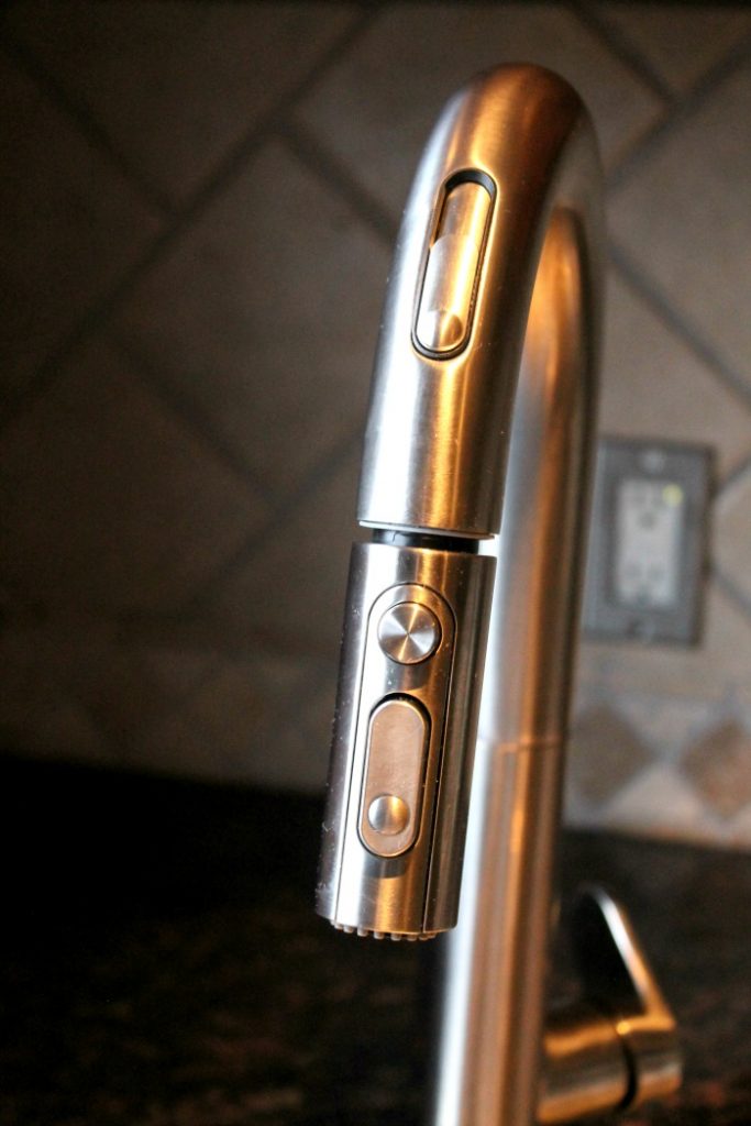 Beale Pull-Down Kitchen Faucet with Selectronic Hands-Free Technology